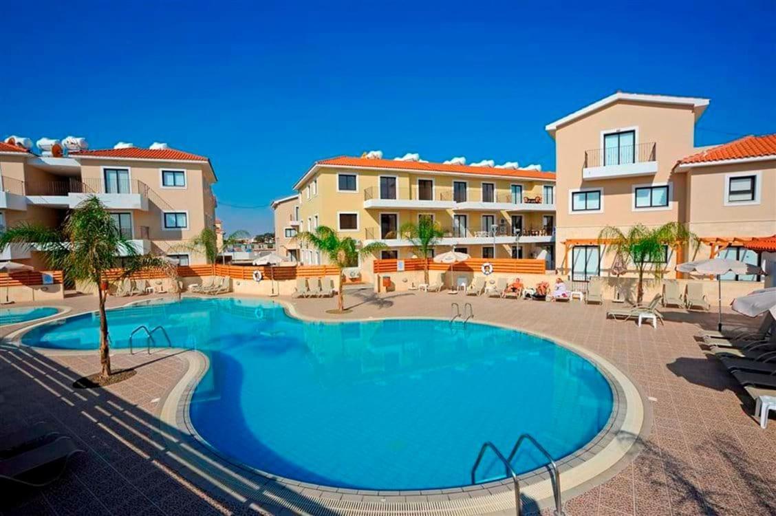 STAY Kyklades Resort&Spa Paralimni Exterior foto